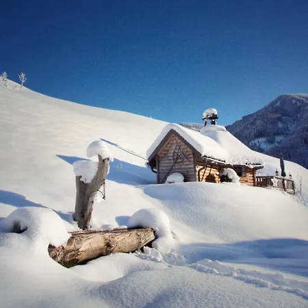 Superior Apartment Near Saalbach Hinterglemm With Sauna